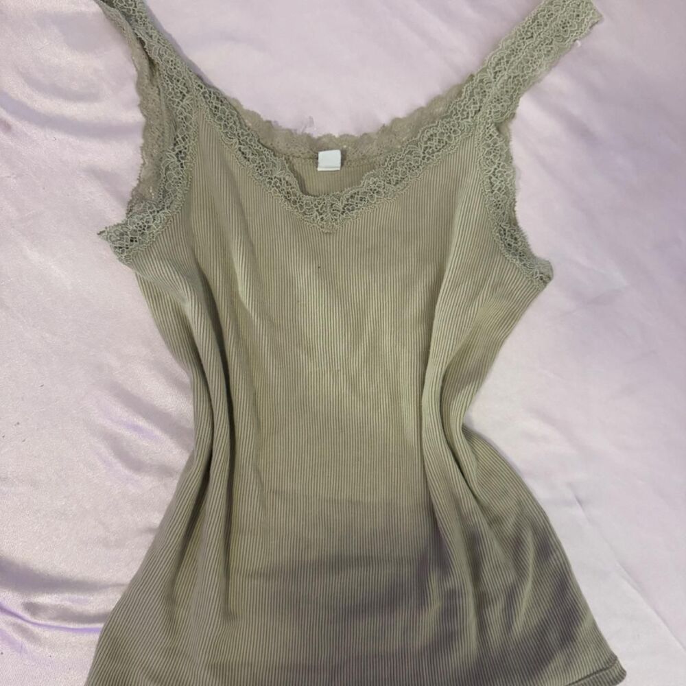 Uniqlo Women's Tan and Cream Vest